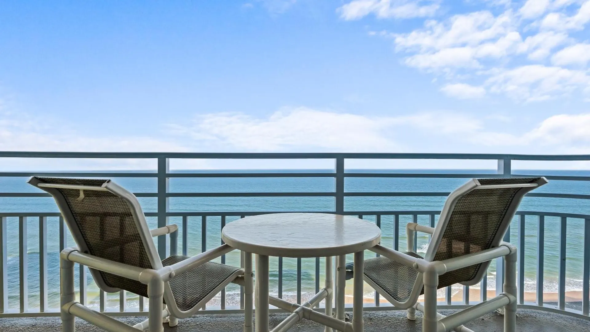 بيت للعطل Breath Taking 3 Bedroom Direct Oceanfront Condo With Private Balcony At The Wyndham Ocean Walk Resort دايتونا بيتش الولايات المتحدة الأمريكية